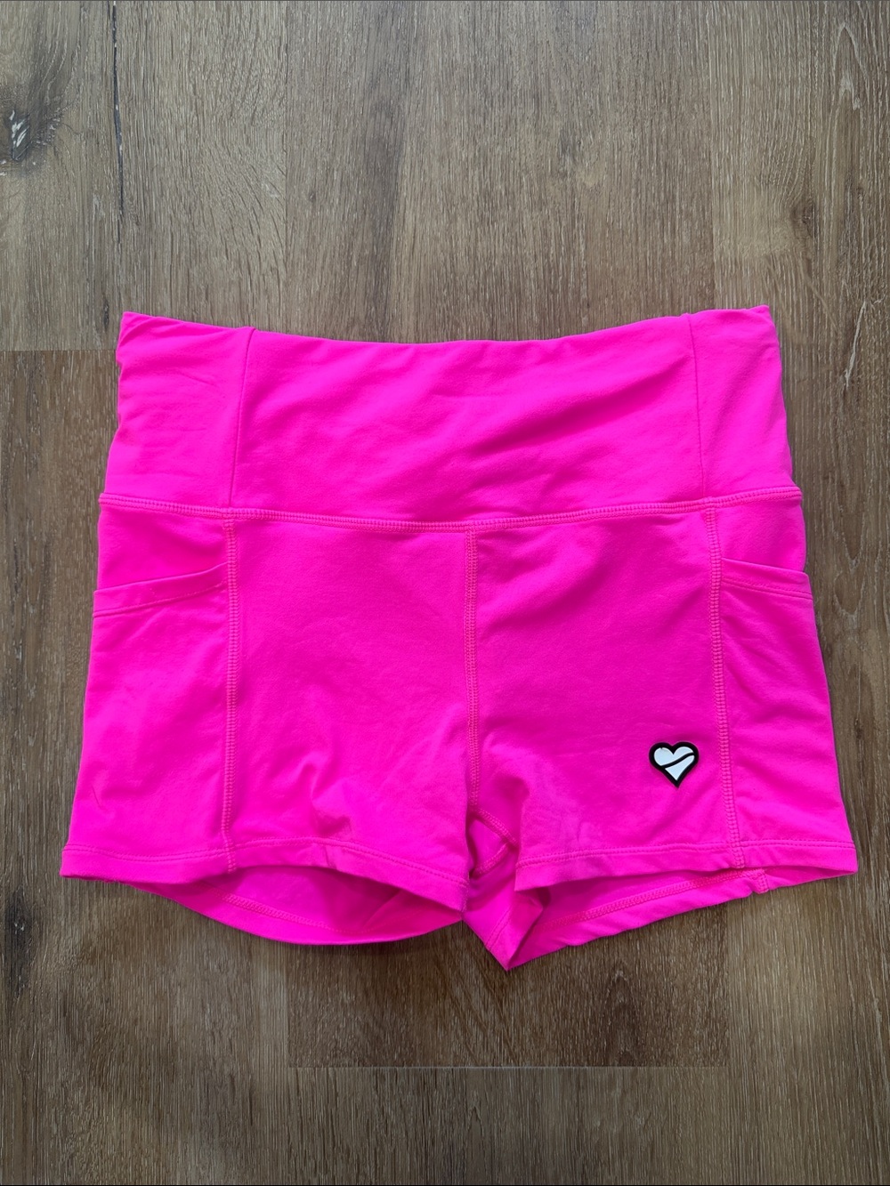HEARTBREAK HILL TRIPLE POCKET 2" RUNNING SHORTS | SMALL